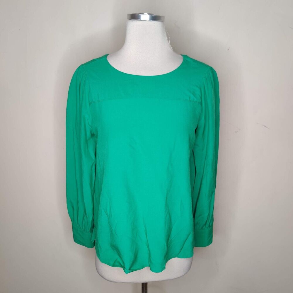 Ann Taylor‎ LOFT Green Top Button Back